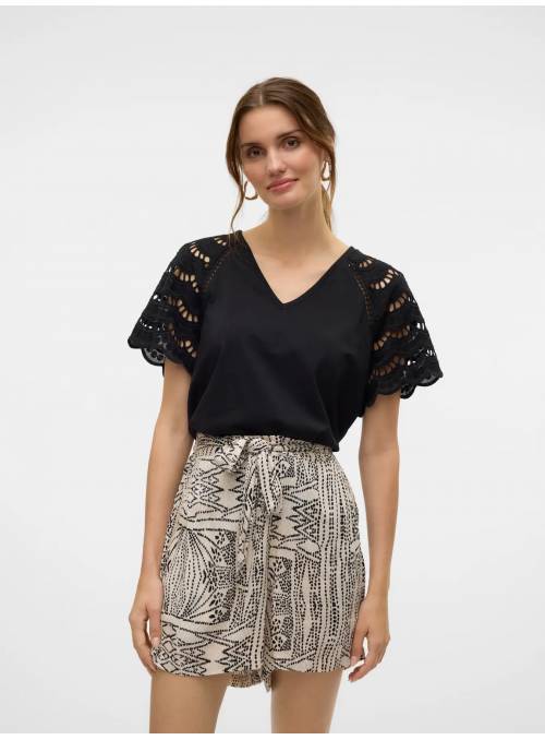 CAMISETA BLASY NEGRA VERO MODA