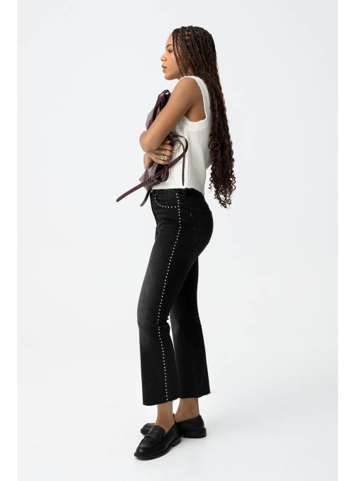 VAQUERO CROPPED NEGRO TACHAS TIFFOSI