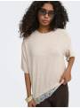 CAMISETA BEIGE CON BAJO ENCAJE ONLY